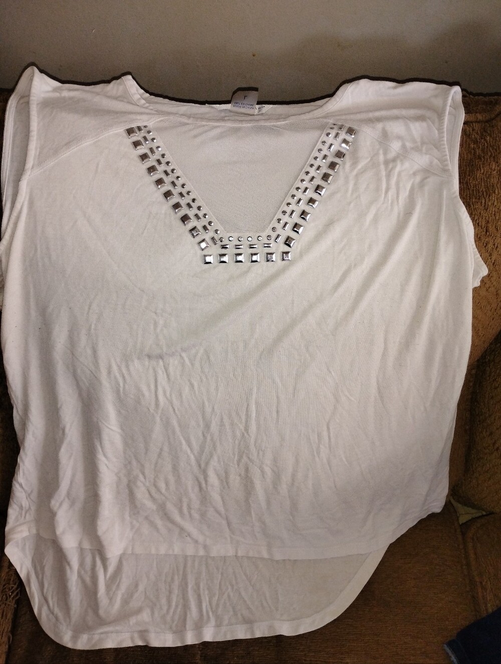 Peter Nygard White Sleeveless Tank with Silver Stud Accents